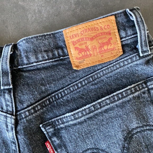 Jean Shorts - Levi’s - Picture 4 of 4